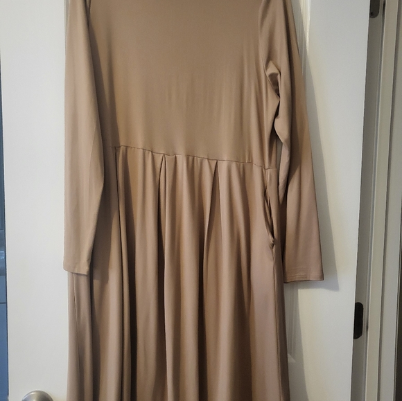 24seven Midi Length Fit N Flate Picket Dress - Picture 5 of 7